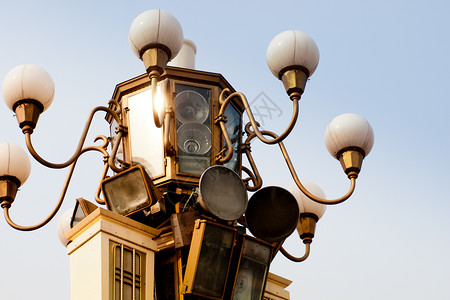 街灯金属天空圆形灯具文化喇叭背景图片