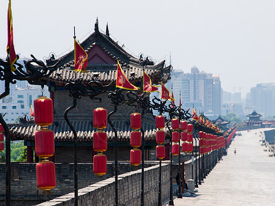 城墙历史性灯笼红色文化石头历史建筑学纪念碑背景图片