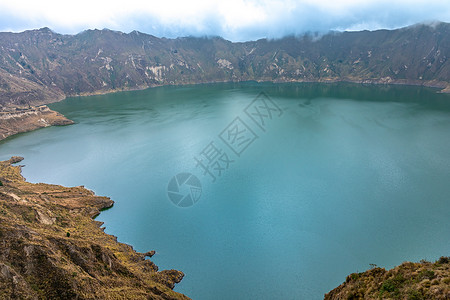 基多厄瓜多尔南美洲厄瓜多尔的Quilotoa火山湖天空旅行蓝色旅游环形火山边缘高地全景公园背景