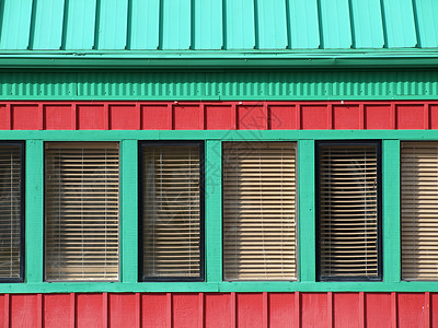 红色和绿色建筑高清图片