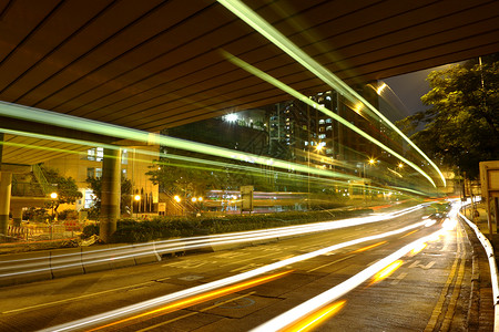 夜间交通汽车生活旅行场景市中心建筑蓝色速度商业运动建筑学高清图片素材