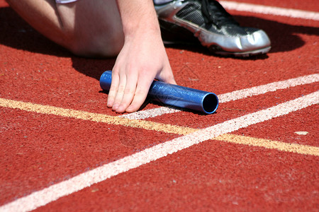 运行器行动跑步慢跑运动起跑线竞赛慢跑者运动员女性赛跑者背景图片