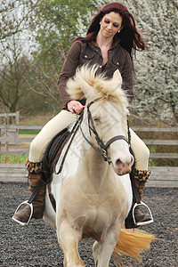 女孩骑马女士骑术背景图片