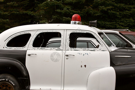 不列颠哥伦比亚高峰湖的古董警车警察乡村旅行汽车水平红灯背景图片