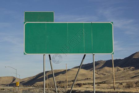 绿色公路标牌高清图片
