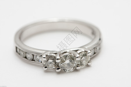 戒指圆形订婚婚礼宏观照片钻石背景图片