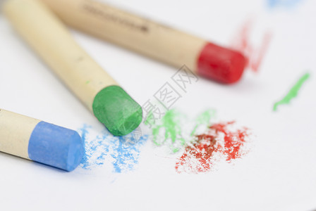 兔年彩色画用彩色蜡笔绘制蓝色铅笔学生教育素描创造力多样性幼儿园工艺光谱背景
