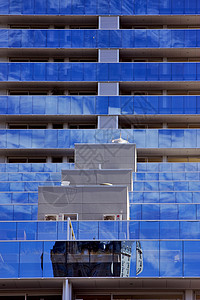 中风中的气流 阿根廷玻璃浅蓝色大理石失真白色金属黑色海浪摩天大楼棕色背景图片