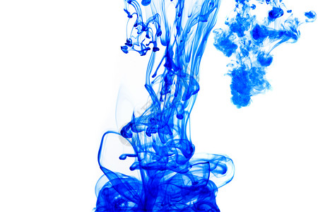 蓝色墨水滴化学颜色液体颜料漩涡水滴背景图片