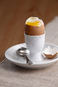 蛋沸腾选择性面包褐色菜肴加热焦点食物蛋类棕色背景图片
