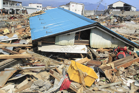 东日本大地震事件海啸力量悲哀灾难碰撞损害破坏11.03.2011高清图片素材