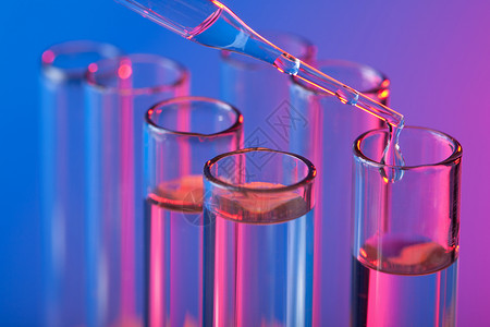 测试管和管道管子学习微生物学生物药品玻璃药店实验科学化学品药物高清图片素材