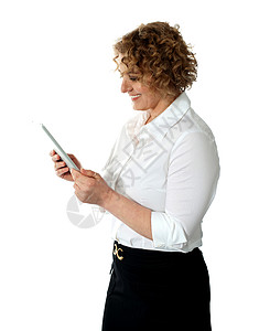 首页界面女装微笑的女商务人士看着平板电脑pc背景