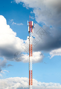具有天空背景的移动电信塔台Name车站高清图片素材