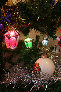圣诞树装饰火花小玩意儿背景图片