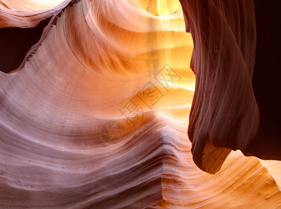 沙漠上扬声器明亮的影响高清图片