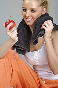 产后妇女毛巾女士休息水果女性运动微笑运动服快乐背景图片