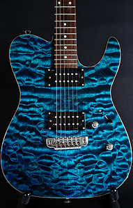 黑色背景的美丽美丽的蓝吉他音乐老歌艺术娱乐乐器夜生活细绳岩石背景图片