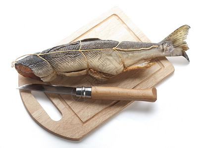 烟熏鲑鱼树干木材熏制木板生产绳索海鲜食物背景图片