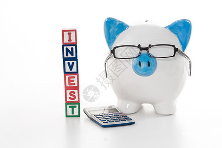 手绘猪事顺利蓝色和白白小猪银行佩戴带有投资构件的眼镜背景