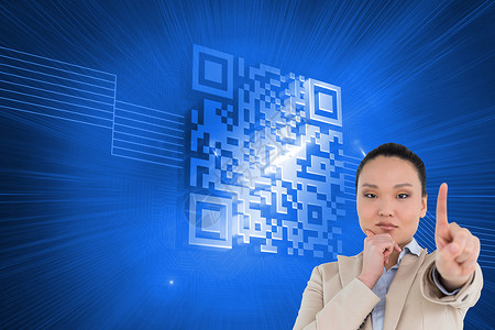 二维码标志充满深思熟虑的亚洲女商务人士形象手势辉光思维商业计算套装未来派屏幕数据商务背景