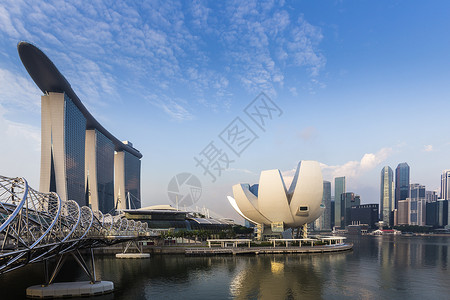 新加坡科学馆观景台天空景观城市博物馆天际摩天大楼反射建筑码头风景背景