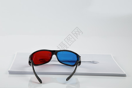 3D 打印 黑色 3D 单词红蓝眼镜和纸印扳手眼镜力学原型背景图片