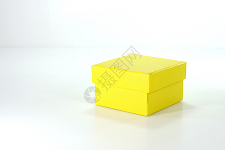 纸框礼物黄色正方形案件白色背景图片
