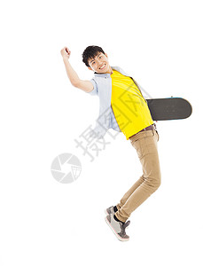 充满活力的年轻人拿着滑板快乐的高清图片素材