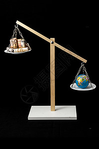 双平衡的地球和金钱上帝商业金融经济世界平衡全球背景图片