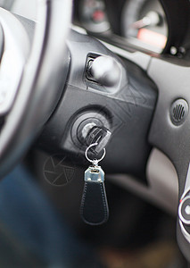 汽车钥匙特写点火启动锁定中的汽车键车辆柱子安全引擎锁孔测试发动机自由车轮力量背景
