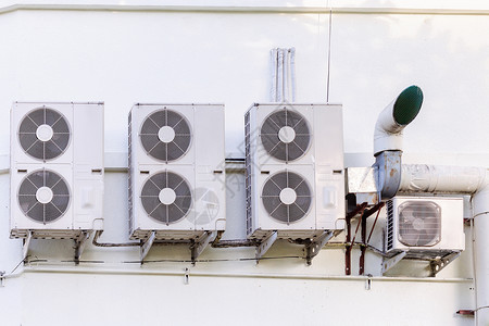 空气状况压缩器冷却器办公室气候护发素排气压缩机空气工厂建筑管道冷藏高清图片素材