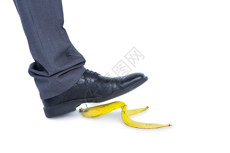 男人在香蕉上行走背景图片