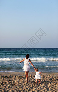 西班牙女孩母亲和女儿家庭支撑头饰女性孩子女孩孩子们波浪热带女士背景