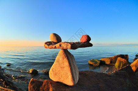 稳定平衡等价团体禅意金字塔形石头温泉海洋风度海滩公平性背景