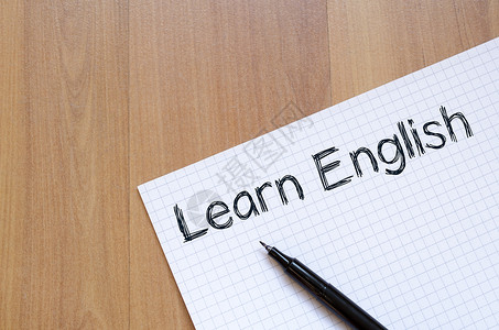 在笔记本上学习英文写作外国训练学生学校国际英语翻译互联网教学说话电子学习高清图片素材