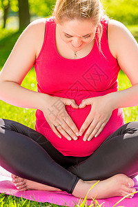 妇女预产期初生儿长成一胎时高清图片