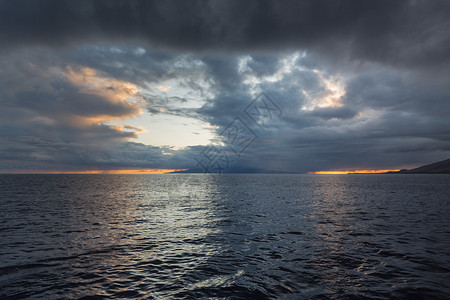 暴风云地平线毛伊岛高清图片