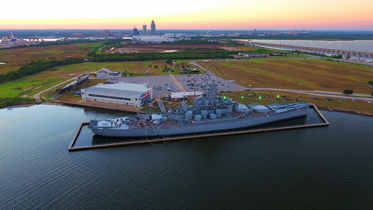 USS阿拉巴马战舰历史性手机海军背景图片
