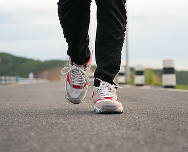 特步运动鞋特写方式高清图片