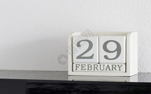最后2天白色方块日历当前日期为 29 日和 2 月黑色假期历史闰年会议死亡派对节日框架背景