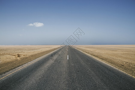 阿曼沙漠无尽道路高清图片