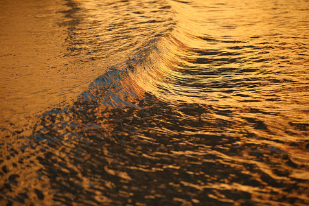 海浪中的水波跑步速度水泡鄙视动作荷花波纹飞溅反射水面背景图片