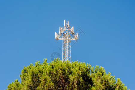 移动通信发射台塔台的电塔背景图片
