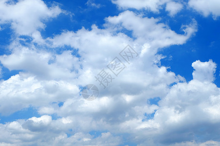美丽的白云与蓝天背景蓝色云景天堂乌云网络墙纸季节晴天天气日光背景图片
