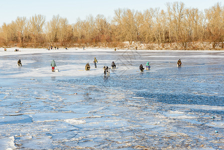 第聂伯河冻结的冬天高清图片