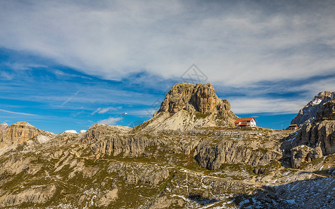 意大利多洛米蒂山脉巨大山峰的美丽景色天空公园悬崖地块远足踪迹假期高山风景太阳攀登高清图片素材