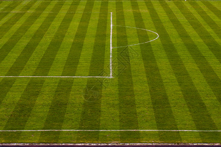 足球场公园沥青地面场地院子活力游戏团队天空生长背景图片