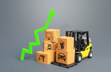 有箱子和向上绿色箭头的叉车 经济复苏 贸易和货运量增加 由于在边境采取特殊检疫措施 运输服务关税成本增加背景