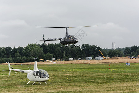 着陆阶段第16届世界直升机锦标赛的直升机参加人名单背景